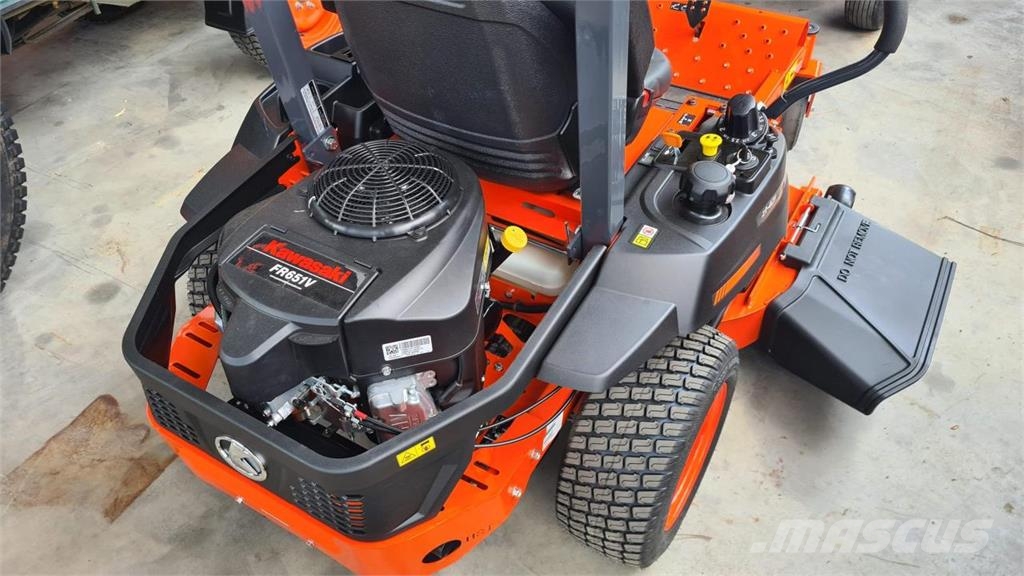 Kubota Z1-421 ZEROTURN-MÄHER MIT KAWASAKI-MOTOR Stand on mowers