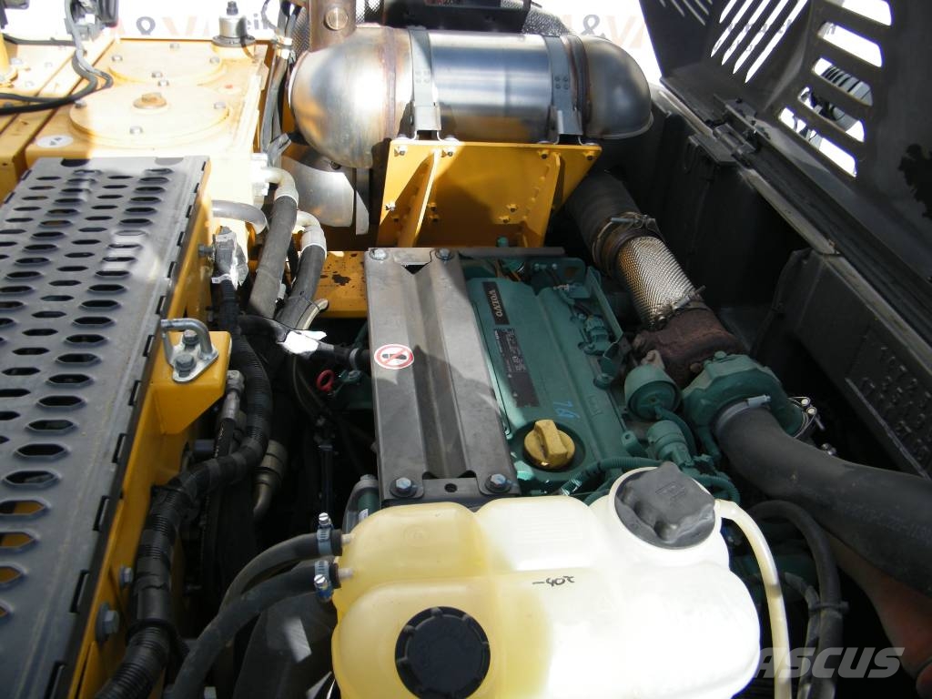 Volvo Volvo EWR 150 mit OQ 65 Pelle sur pneus
