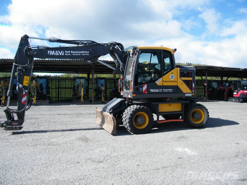 Volvo Volvo EWR 150 mit OQ 65 Pelle sur pneus
