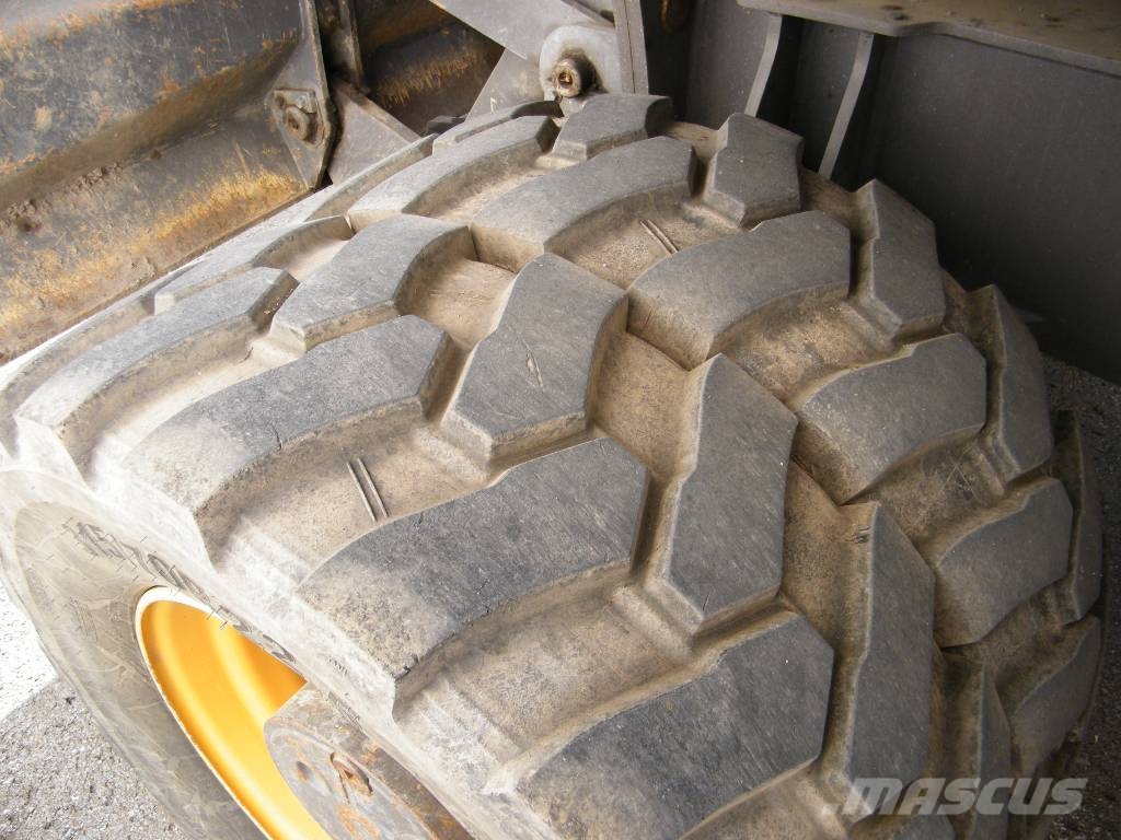 Volvo Volvo EWR 150 mit OQ 65 Pelle sur pneus