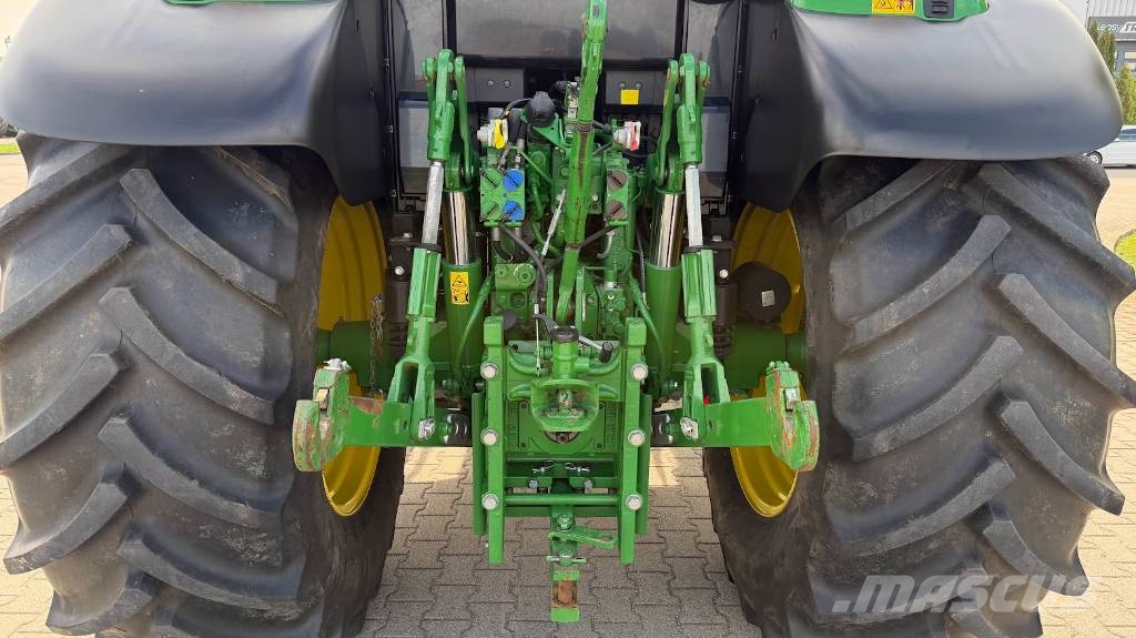 John Deere 6135M Трактори