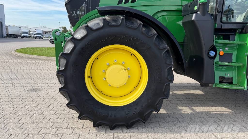 John Deere 6135M Трактори