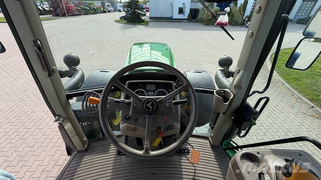 John Deere 6135M Трактори