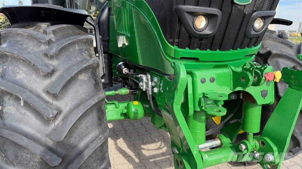 John Deere 6135M Трактори