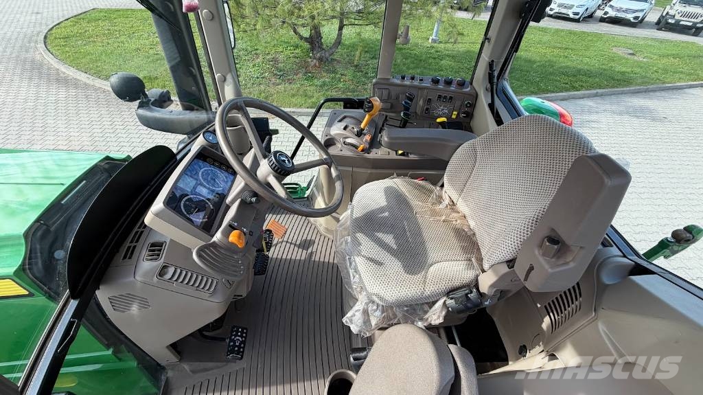 John Deere 6135M Трактори