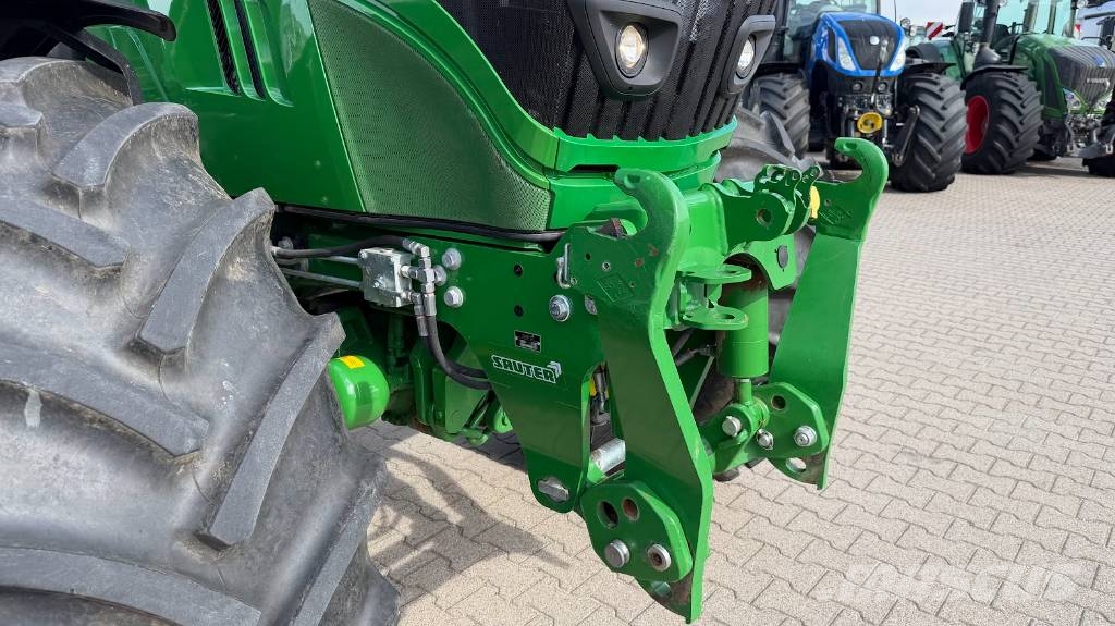 John Deere 6135M Трактори