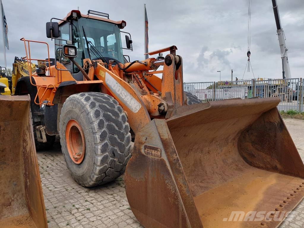Doosan DL 420-3 Radlader