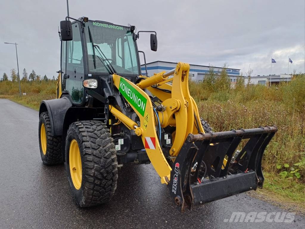Komatsu WA 100 M-8 Pale gommate