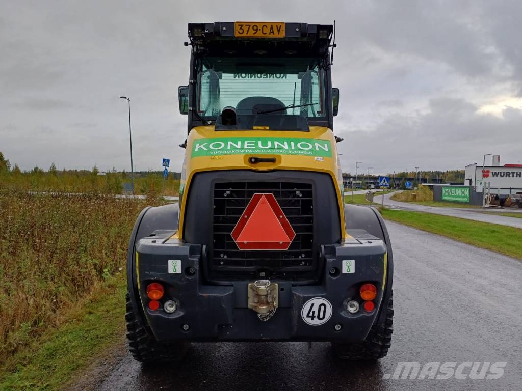 Komatsu WA 100 M-8 Pale gommate
