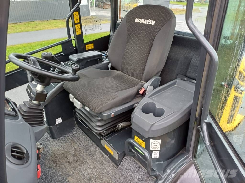 Komatsu WA 100 M-8 Pale gommate