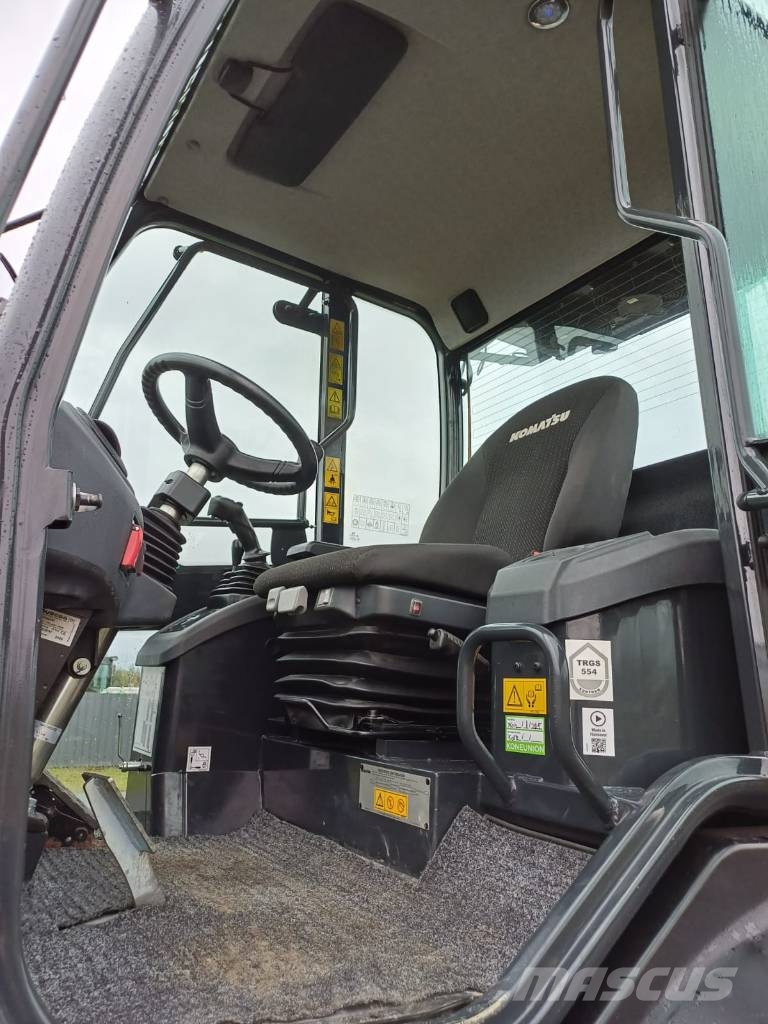 Komatsu WA 100 M-8 Pale gommate