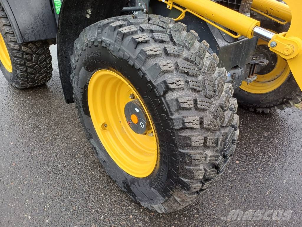 Komatsu WA 100 M-8 Pale gommate