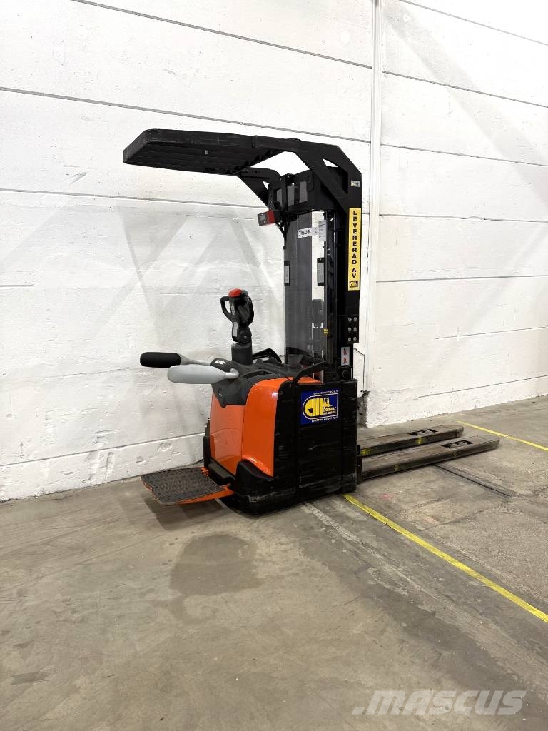 BT truck SPE160L معدات التكديس الجوالة