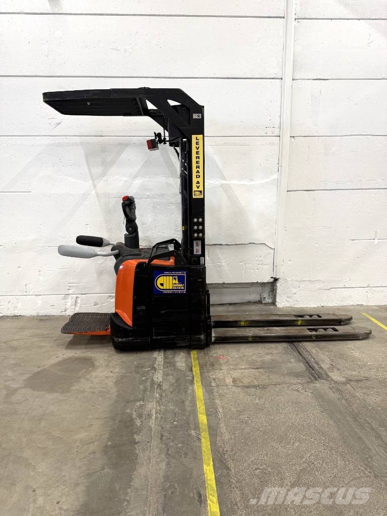 BT truck SPE160L معدات التكديس الجوالة