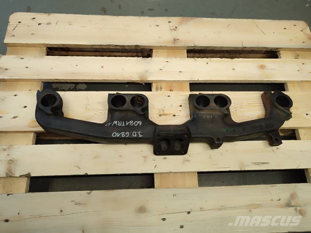 John Deere Exhaust manifold of the 6081TRW12 JOHN DEERE 7810 Motorer