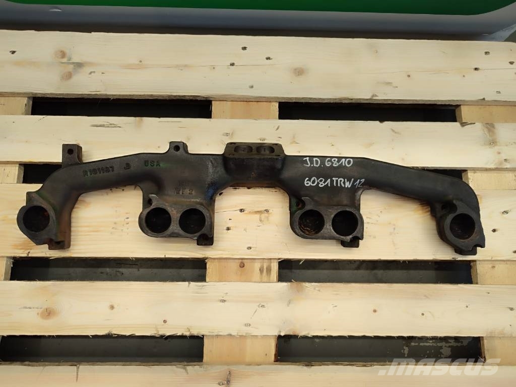 John Deere Exhaust manifold of the 6081TRW12 JOHN DEERE 7810 Motorer