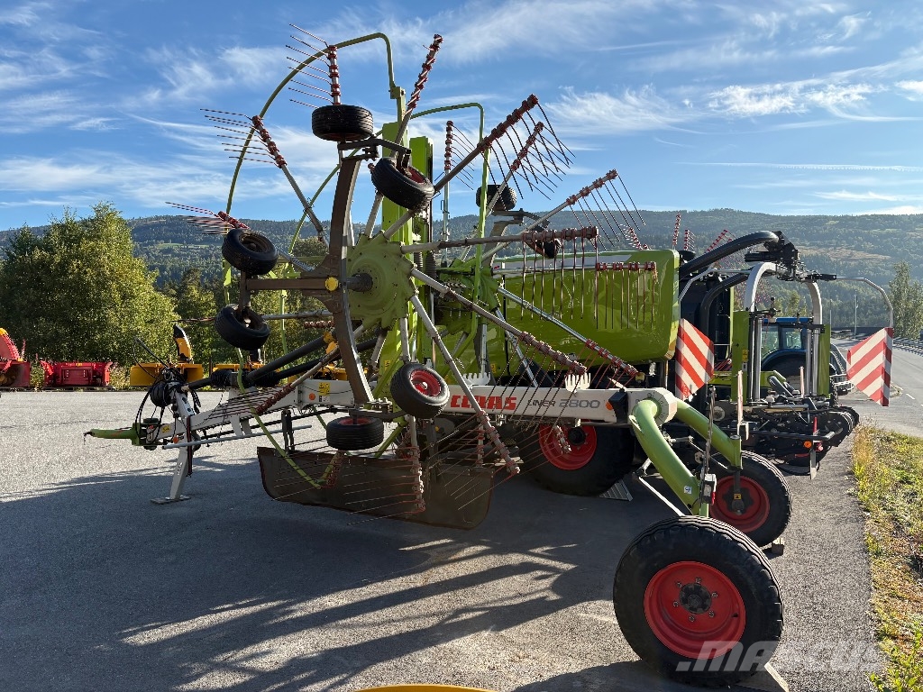 CLAAS Liner 2800 Obracače a zhrabovače sena