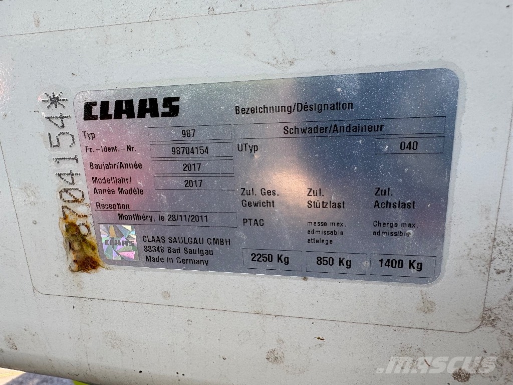 CLAAS Liner 2800 Obracače a zhrabovače sena