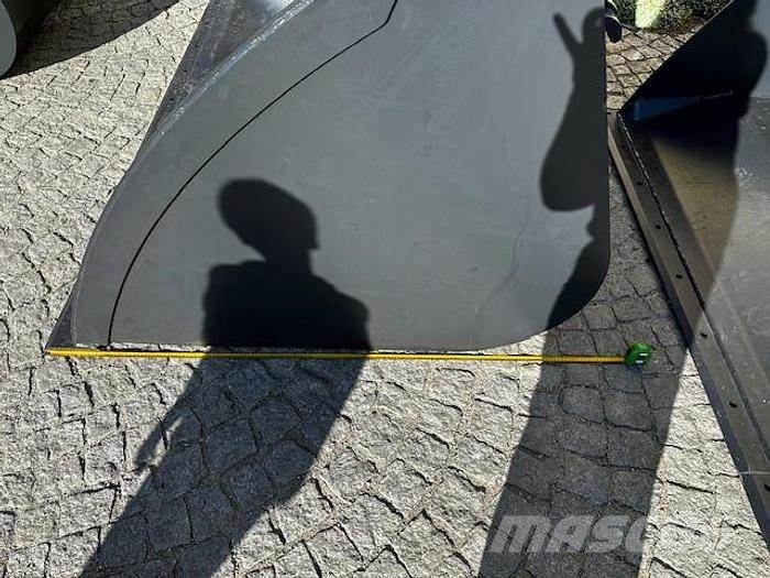  Big Volumenschaufel 220 cm mit Merlo ZM2 Aufnahme Cucharones