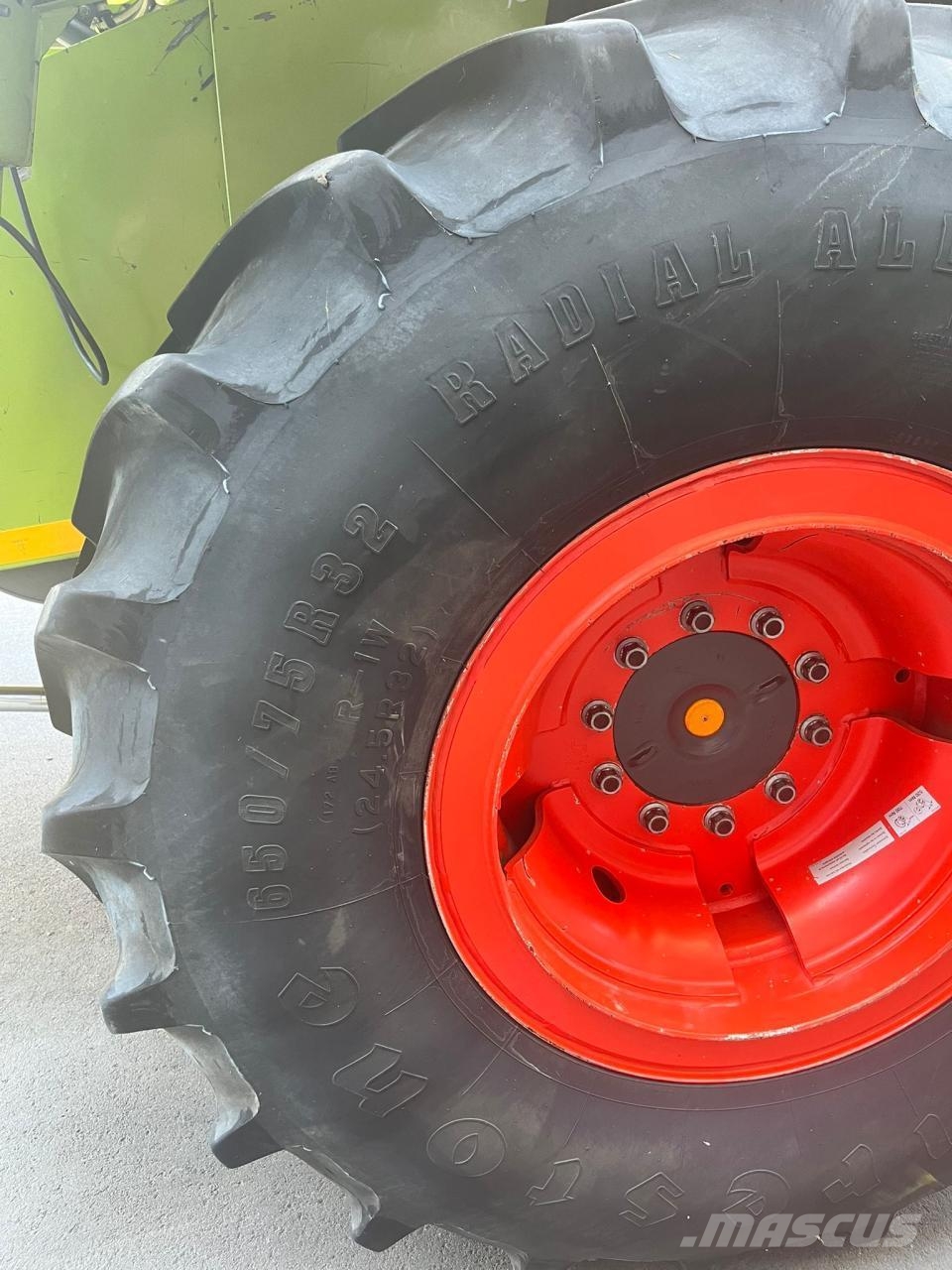 CLAAS Lexion verstärkte 10-Loch Felgen mit Reifen 650/75 Mähdrescher