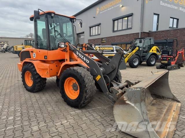 Volvo L 30 G Incarcator pe pneuri