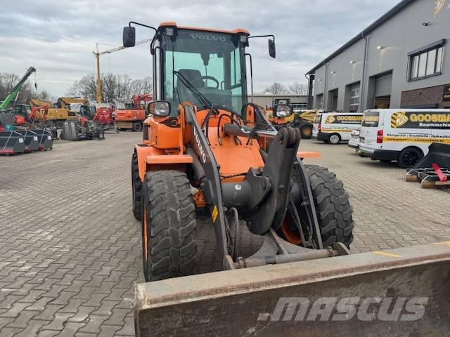 Volvo L 30 G Incarcator pe pneuri
