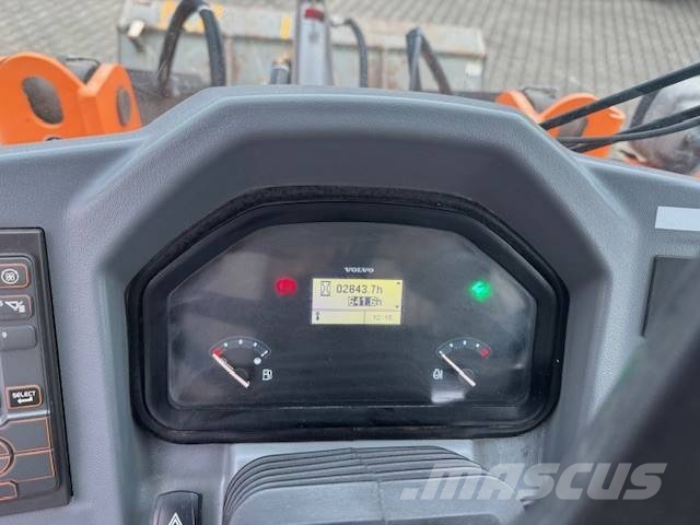 Volvo L 30 G Incarcator pe pneuri