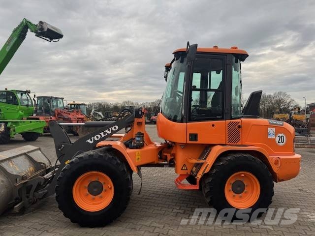Volvo L 30 G Incarcator pe pneuri
