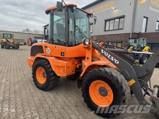 Volvo L 30 G Incarcator pe pneuri
