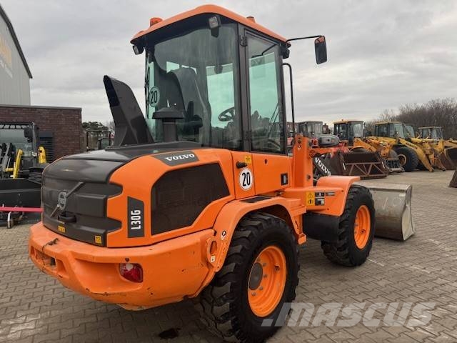 Volvo L 30 G Incarcator pe pneuri