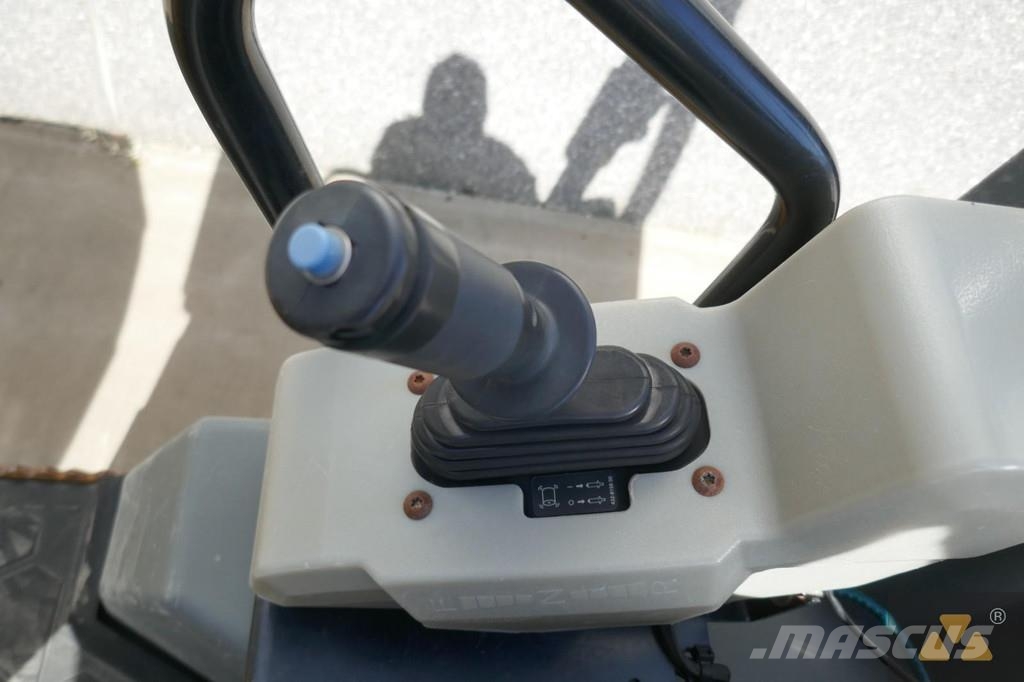 CAT CB2.7 Twin drum rollers