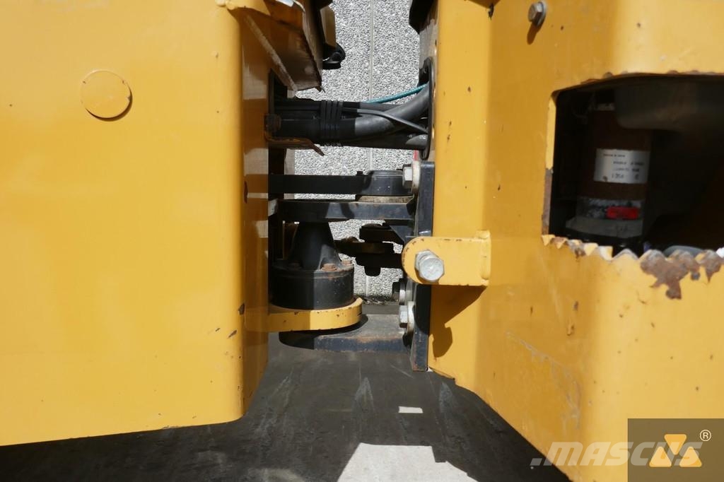 CAT CB2.7 Twin drum rollers