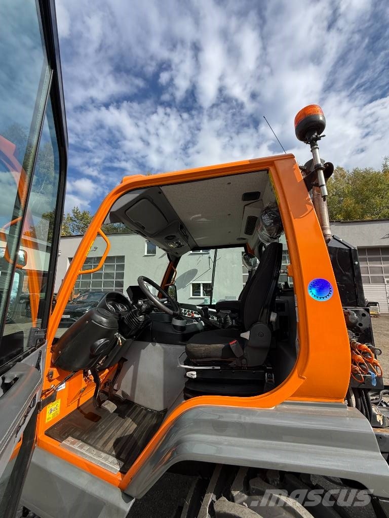 Lindner Unitrac 102S Sonstige Kommunalmaschinen