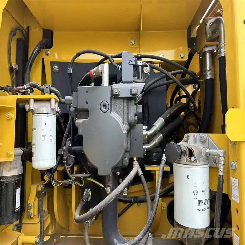 Komatsu PC220-11R Bagri goseničarji