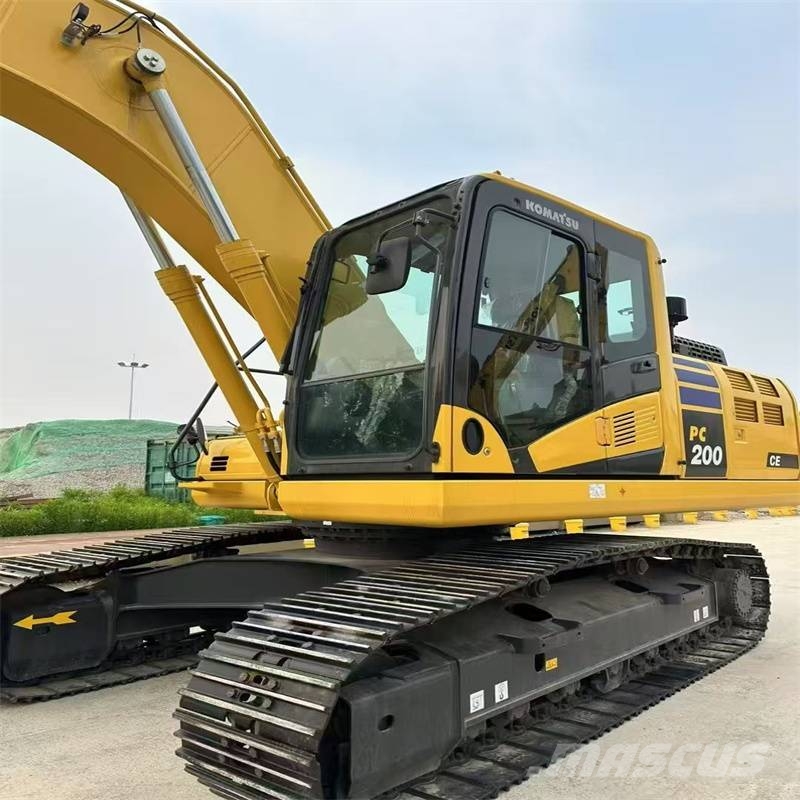 Komatsu PC220-11R Bagri goseničarji