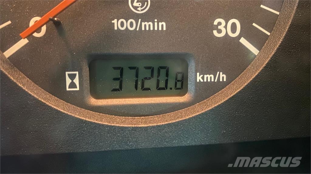 Valtra 6850 HiTech 2 Traktorit