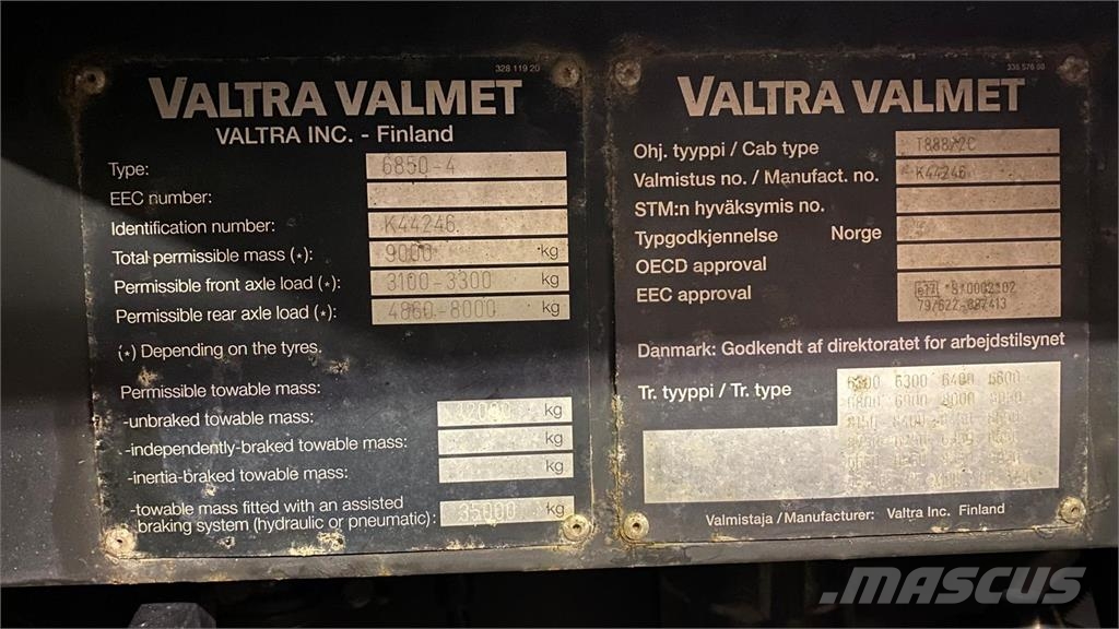 Valtra 6850 HiTech 2 Traktorit