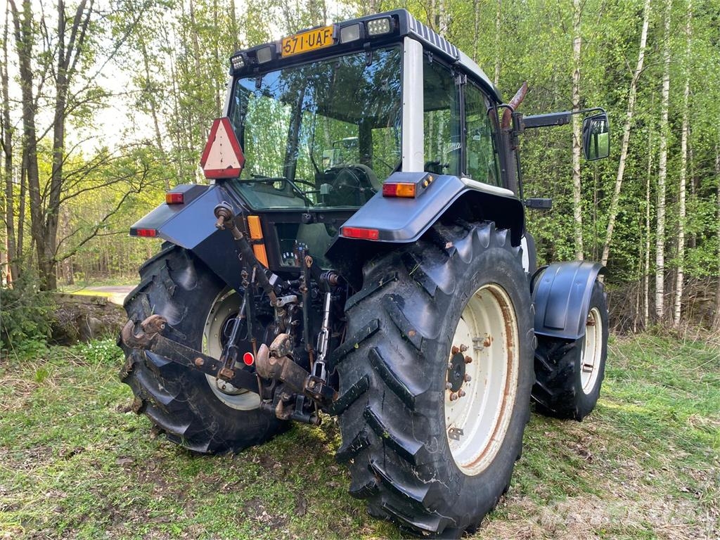 Valtra 6850 HiTech 2 Traktorit