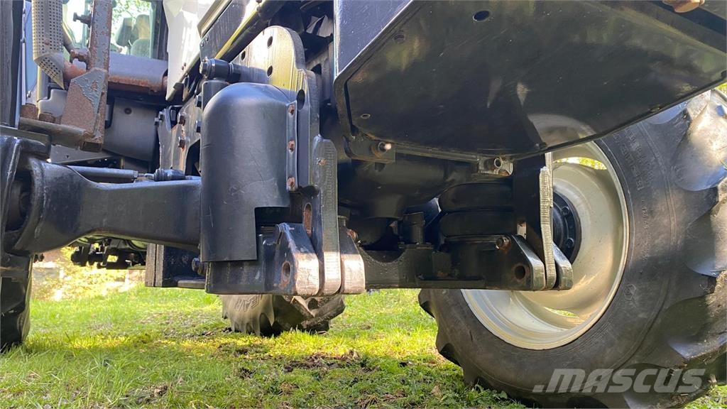 Valtra 6850 HiTech 2 Traktorit