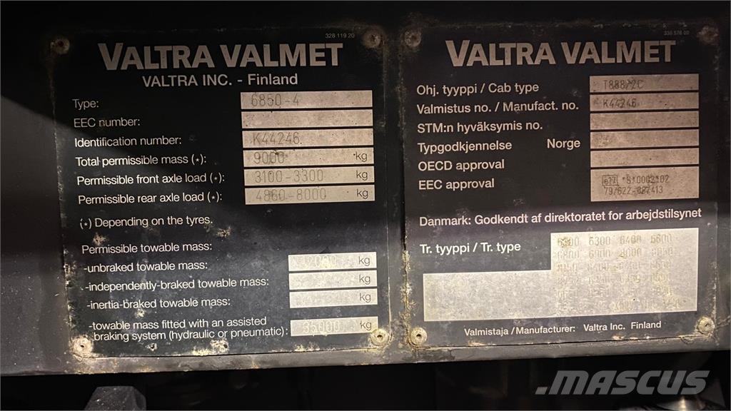 Valtra 6850 HiTech 2 Traktorit