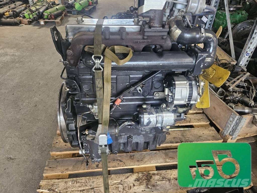 Massey Ferguson 6245 Perkins AQ Engine Reifen