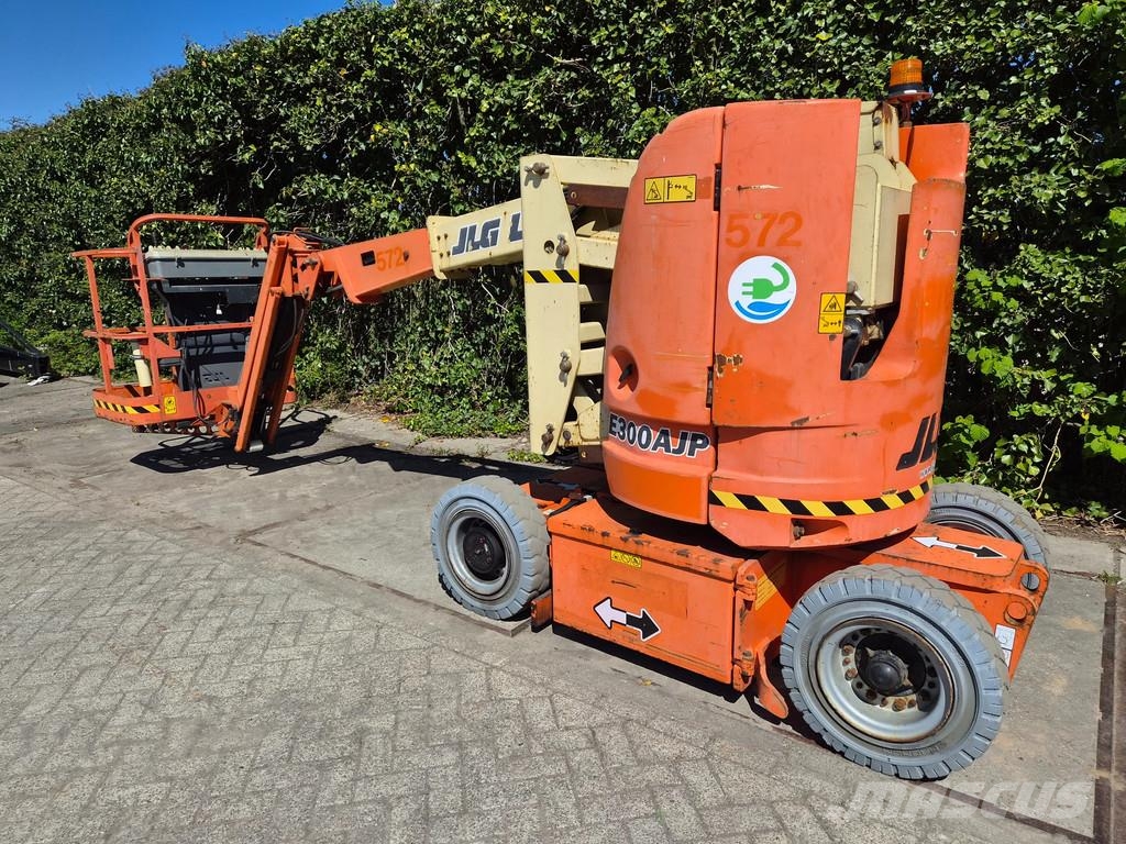 JLG E300AJP Knikarmhoogwerkers