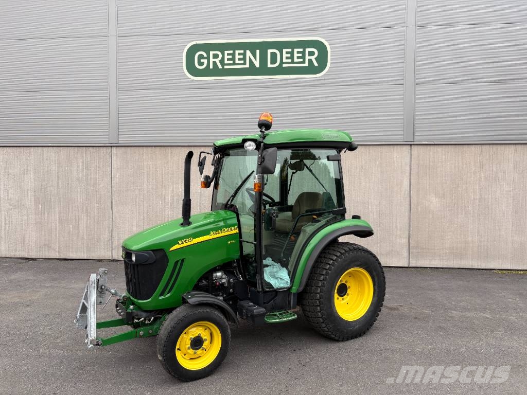 John Deere 3720 Manji traktori