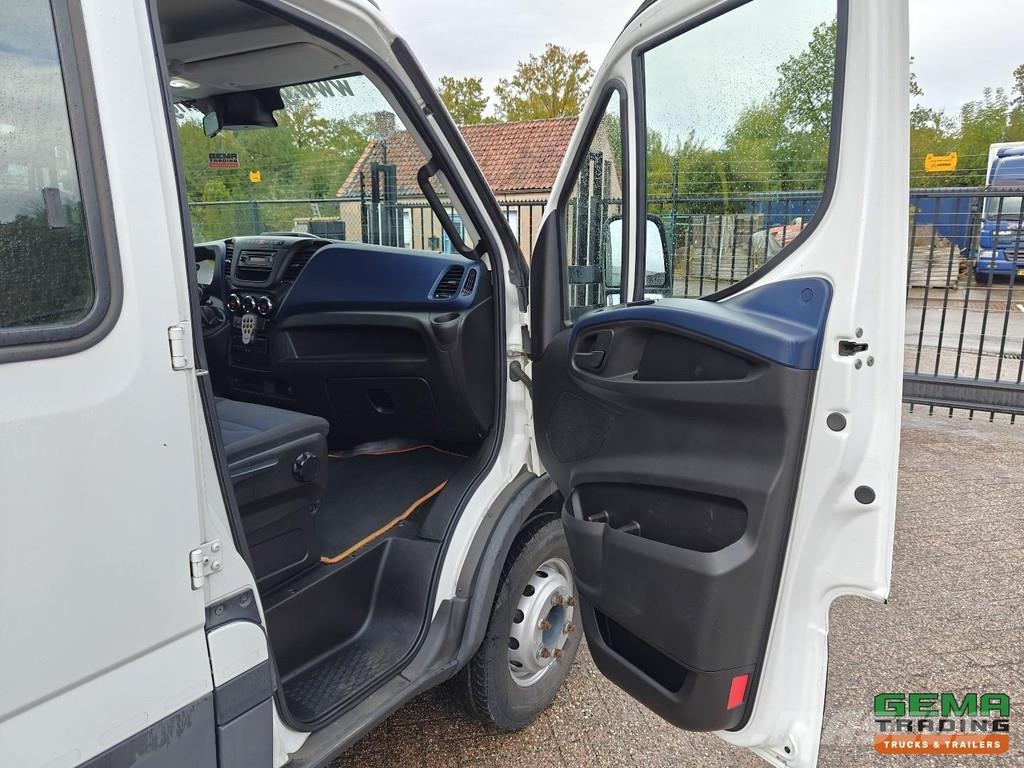 Iveco 70C18 4x2 Double Cab Euro6 - Jige Simplex 3T5 + 10 Sleepwagens