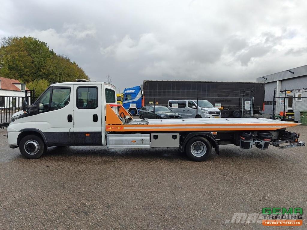 Iveco 70C18 4x2 Double Cab Euro6 - Jige Simplex 3T5 + 10 Sleepwagens