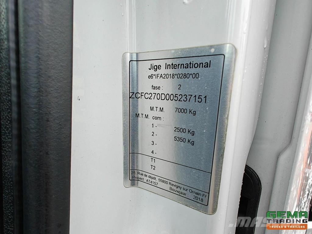 Iveco 70C18 4x2 Double Cab Euro6 - Jige Simplex 3T5 + 10 Sleepwagens