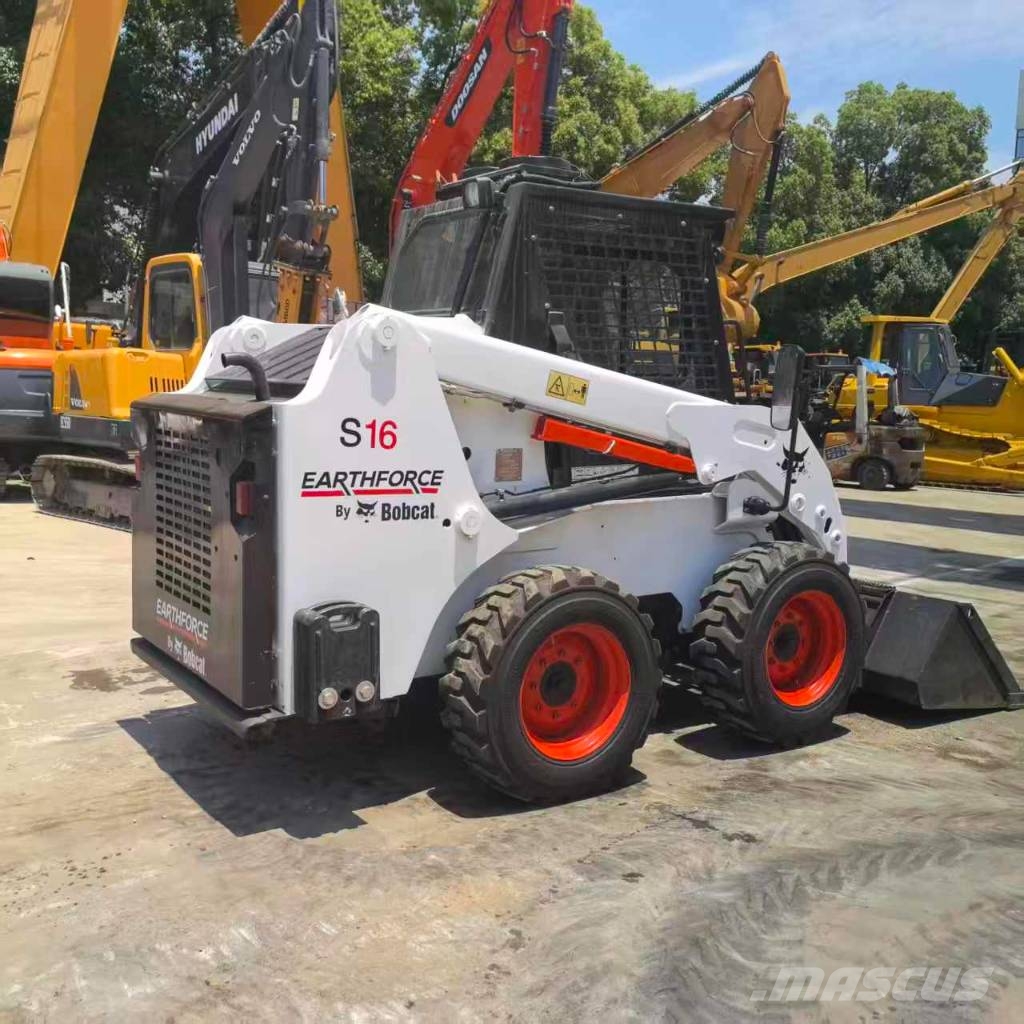 Bobcat S16 لوادر انزلاقية التوجيه