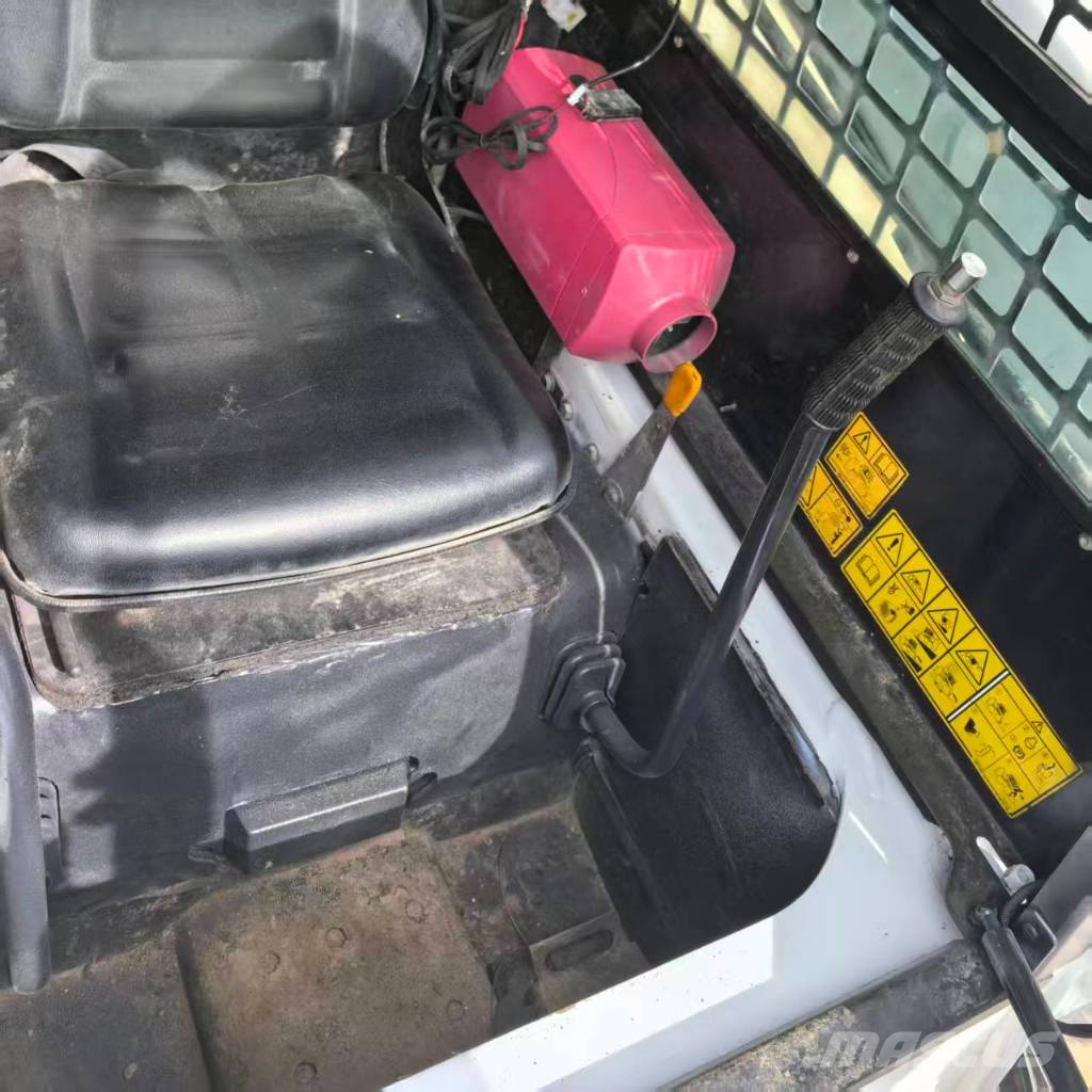 Bobcat S16 لوادر انزلاقية التوجيه