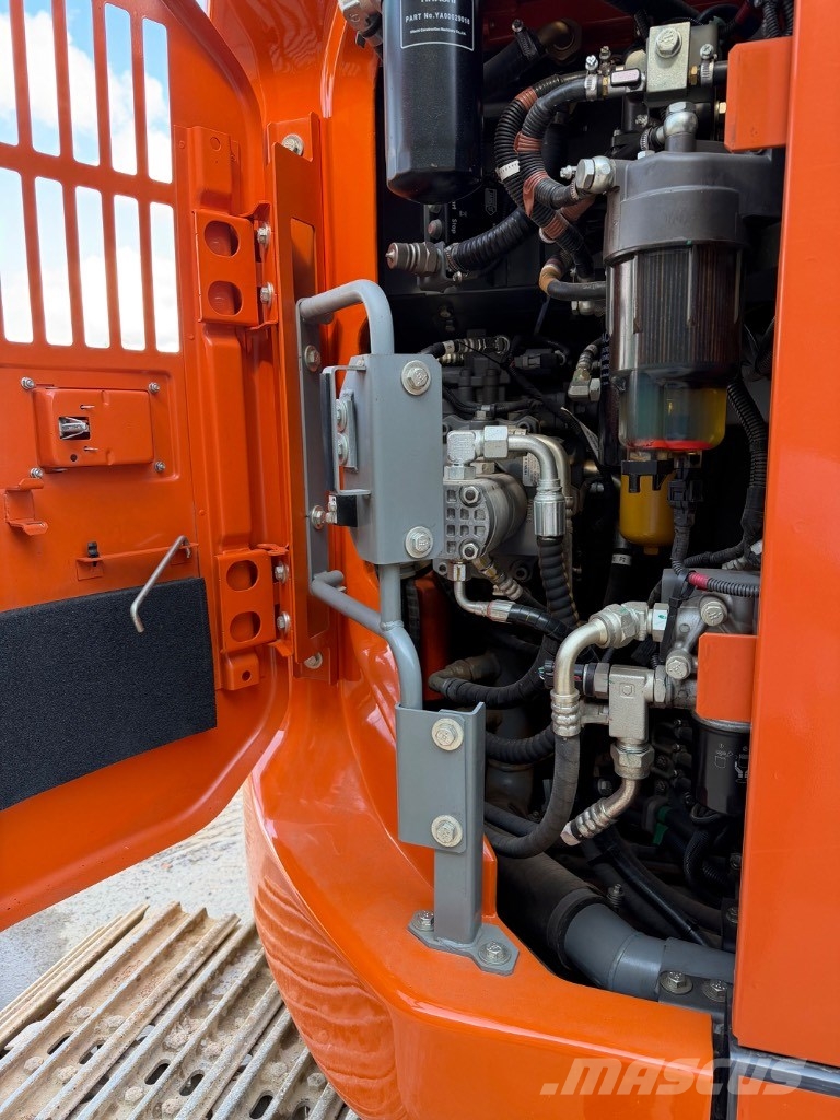 Hitachi ZX 135 US-7 Bageri gusjeničari