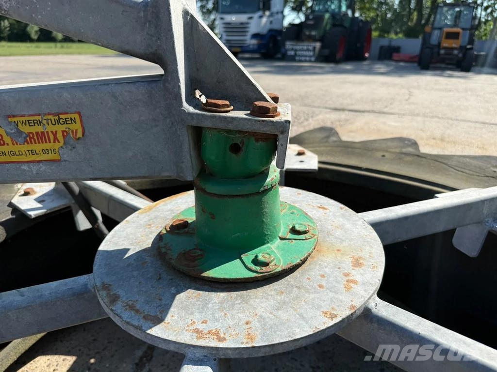 AP Voorband Hydraulisch Schuif Kuilvoer voer aanschui ماكينات وملحقات مواش أخرى